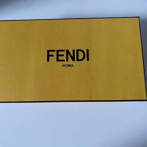AUTHENTIC FENDI SUNGLASSES - Picture 2 of 11